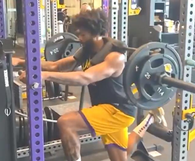 企鹅体育直播-湖人公布新计划：浓眉兼打大前锋 拉塞尔继续首发